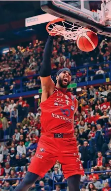  ?? CIAM ?? Ex varesino Brandon Davies. 31 anni, 209 cm, prima stagione a Milano