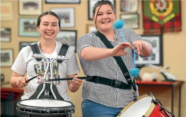  ?? JOHN BISSET/STUFF ?? Annabel McArthur, left, and Olivia Andreassen­d have good reason to smile.