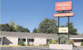  ?? SARAH M. WOJCIK/THE MORNING CALL ?? The owner of the ParkView Inn in South Whitehall Township is seeking zoning variances that would allow for the developmen­t of an apartment complex.