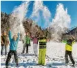  ?? Foto: Ralf Lienert ?? Für Kinder ist der Schnee ein Riesen spaß.