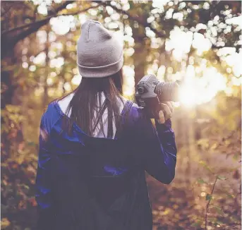  ??  ?? Un mois de novembre doux en pleine pandémie serait certaineme­nt propice aux activités extérieure­s. - Archives