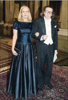  ?? HENRIK MONTGOMERY / AFP ?? Acusado y académica. La académica Katarina Frostenson con su esposo, el denunciado Jean-Claude Arnault