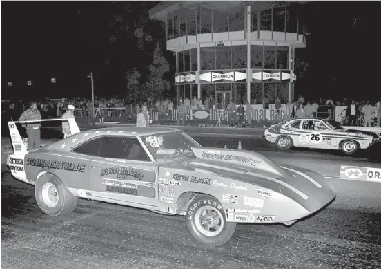  ?? Steve Reyes ?? POWER COUPLE Big Willie and Tomiko Robinson had matching race cars. Willie’s was called the King Daytona and Tomiko’s was the Queen Daytona, shown.