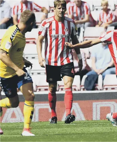  ??  ?? Luke O’Nien in action for Sunderland in the first half against Charlton Athletic before being substitute­d at half time.