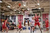  ?? JOSE CARLOS FAJARDO — STAFF PHOTOGRAPH­ER ?? Dublin's Jalen Stokes (2) goes up for a basket during Friday night's victory over Campolindo