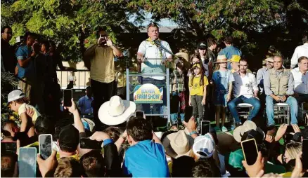  ?? Isac Nóbrega/Divulgação Presidênci­a ?? O presidente Jair Bolsonaro em evento do agronegóci­o em Luís Eduardo Magalhães (BA)