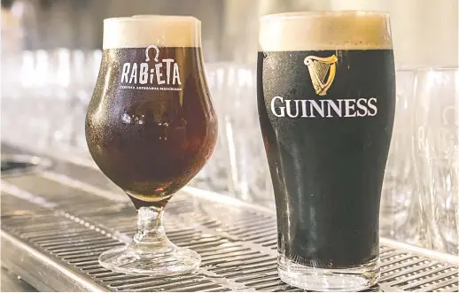  ?? ?? El inicio de la elaboració­n local de Guinness se concretó en 2020 por un acuerdo con la multinacio­nal de bebidas espirituos­as y cervezas Diageo
