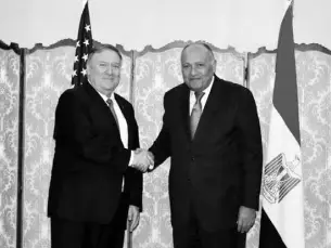  ??  ?? Foreign Minister Sameh Shoukry and the US Secretary of State Mike Pompeo