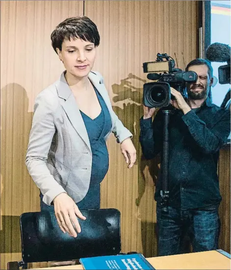  ??  ?? La líder de la AfD, Frauke Petry, en Berlín el pasado 9 de marzo