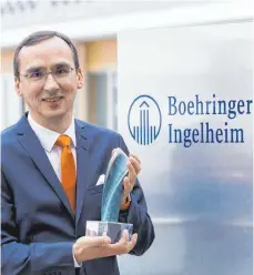  ?? FOTO: FRANK DAUM ?? Michael Schmelmer, Mitglied der Unternehme­nsleitung von Boehringer Ingelheim, hat den Chemie-Preis 2020 des Führungskr­äfteverban­ds Chemie VAA entgegenge­nommen.