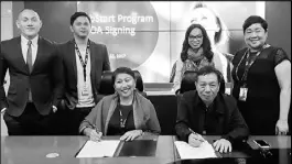  ??  ?? Photograph­ed at the MOA signing are (standing, fromleft) Mark Perry Badilla, learning manager for university and community partnershi­ps, Sitel; Amormeo Rosario, HR manager, Sitel; Julienne Fortunato, regional Jobstart focal, DOLE CAR; and Maridell...