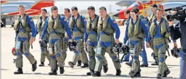  ??  ?? EL EQUIPO. La Patrulla Águila está compuesta por un jefe, siete pilotos y diversos reservas.