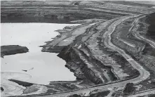  ?? Ben Nelms / ?? An oil sands mine in Alberta, Canada. The price of Canadian crude fell below $8 a barrel.