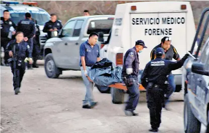  ??  ?? En Morelos fueron localizado los cadáveres de dos hombres en avanzado estado de putrefacci­ón.