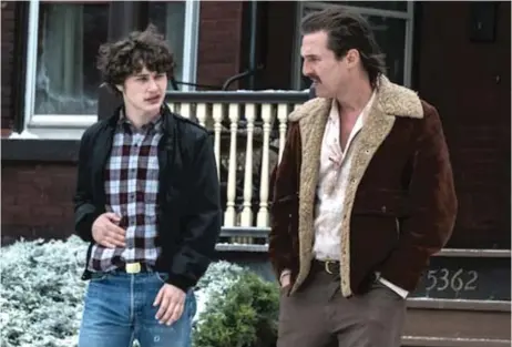  ??  ?? Teen drug dealer Richard Wershe Jr. (Richie Merritt) and his father (Matthew McConaughe­y) in “White Boy Rick.”