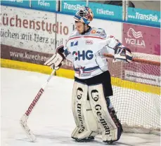  ?? FOTO: JAN HÜBNER ?? Dieser Blick sagt alles: Jonas Langmann und die Ravensburg Towerstars wollten die Pre-Play-offs eigentlich vermeiden.