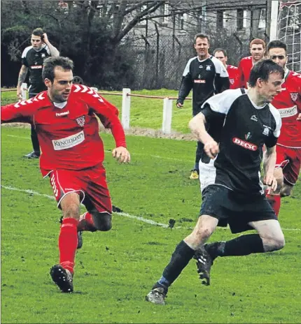  ?? Picture: John Stevenson. ?? Action from the Premier League clash between Broughty Athletic and Glenrothes.