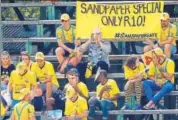  ?? AFP ?? South African fans had mocked Aussie balltamper­ing incident.