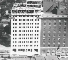  ?? FILES ?? The Canada Building is shown under constructi­on in 1929. Bartlet and Richardes LLP was an original tenant.