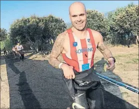  ??  ?? José Carlos Sobrino, hincha atlético, recaudará fondos para luchar contra la ELA