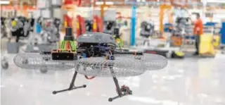  ?? // ABC ?? DRONES EN LA FÁBRICA En la planta de Seat en Martorell se utilizan en un proyecto piloto para transporta­r piezas autónomame­nte en las líneas de producción.