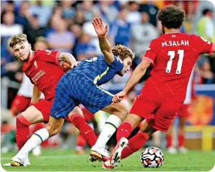  ??  ?? Havertz y Salah anotaron los tantos del empate entre el Liverpool y el Chelsea en el duelo más atractivo de la semana en la Premier.