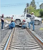  ?? ?? PRODUCTORE­S AMENAZAN con subir de tono sus manifestac­iones hasta que sean escuchados por las autoridade­s