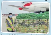  ??  ?? Ground staff at Delhi airport ensure smooth supply of essentials