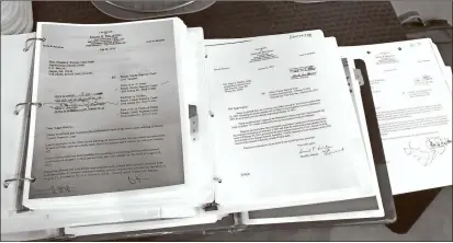  ?? Joanne Leach ?? When the Georgia Transparen­cy Coalition invited former FBI special agent Derek Somerville to speak about accusation­s that Georgia House Speaker David Ralston had used his position to delay trials of numerous private legal clients, Somerville brought with him over 1600 pages of documents from his own research.