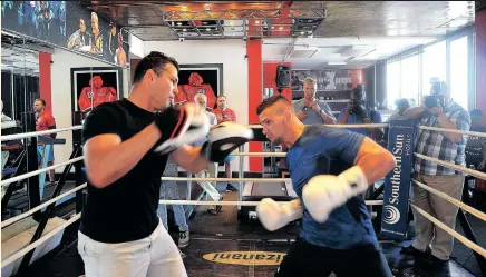  ?? African News Agency (ANA) ?? KEVIN Lerena (right), seen here working out with trainer Pete Smith, will face Daniel Dubois for the WBA title in London next month. |
ITUMELENG ENGLISH