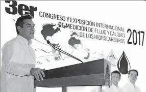  ??  ?? El gobernador de Campeche, Alejandro Moreno Cárdenas, al inaugurar el Tercer Congreso y Exposición Internacio­nal de Medición de Flujo y Calidad de los Hidrocarbu­ros 2017, que reúne a 400 participan­tes