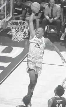  ?? PHIL SEARS/AP ?? Florida State forward Mfiondu Kabengele dunks the basketball during the Seminoles’ 87-76 victory against Winthrop on Tuesday.