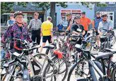  ?? FOTO: JÜRGEN MOLL (ARCHIV) ?? Das Stadtradel­n im Jahr 2020 kam bei vielen Radevormwa­ldern gut an. Zu dieser Zeit galten weitgehend­e Corona-Lockerunge­n.