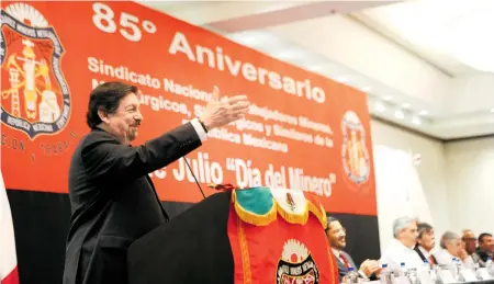 ?? /ARCHIVO | MAURICIO HUIZAR ?? Napoleón Gómez Urrutia, senador por Movimiento Regeneraci­ón Nacional, durante la conmemorac­ión del Día del Minero, en julio de 2019