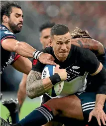  ?? BILLY STICKLAND/PHOTOSPORT ?? Sonny Bill Williams in action against France where he earned a yellow card for slapping the ball into touch.