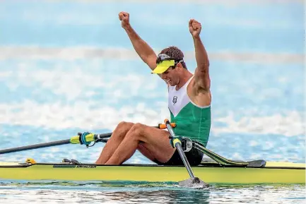 ??  ?? Robbie Manson won the NZ men’s single scull title and now wants to try his hand internatio­nally in the boat.