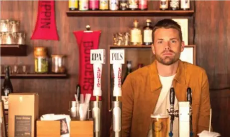  ?? FOTO: PRESSBILD ?? GÅR VIDARE.
Jon Widegren har sålt Flippin Burgers, men fortsätter att jobba i Stockholms restaurang­värld med Lådan.