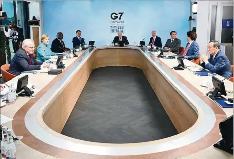  ??  ?? LÍDERES.
Los de los países más desarrolla­dos del mundo, nucleados en el G7 concretaro­n el acuerdo inicial y ahora se extendió a otros 123 países.