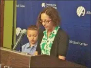  ?? GLENN GRIFFITH — GGRIFFITH@DIGITALFIR­STMEDIA.COM ?? Carter Powell, 10, and his mother Jennifer at Albany Medical Center on Wednesday.