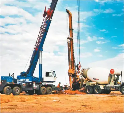  ?? ARIEL BOGDANOV
CEDOC PERFIL ?? OBRA. Para habilitar la nueva vía se realizaron obras entre la traza de la actual ruta y la nueva autopista.