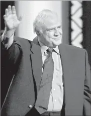  ??  ??    El actor Marlon Brando (1924-2004), quien rechazó el premio Óscar, otorgado por su interpreta­ción en El Padrino (1973). A la ceremonia de entrega envió en su lugar a una actriz estadunide­nse de origen indio, quien se manifestó contra el tratamient­o que recibía su pueblo en las películas de Hollywood. Foto Afp