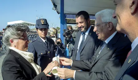  ??  ?? Con la nonna Nicol Turazza (in divisa) ha accompagna­to la nonna Maria Teresa a ritirare l’onoreficen­za a Roma