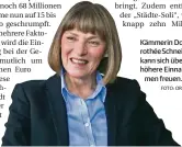  ?? FOTO: ORTHEN ?? Kämmerin Dorothée Schneider kann sich über höhere Einnah
men freuen.