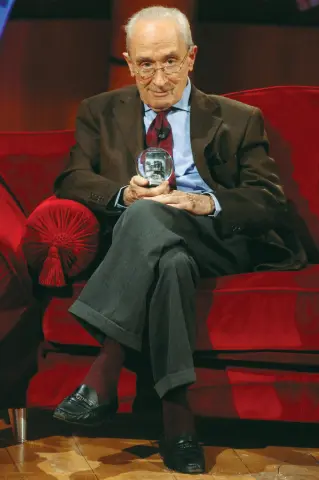  ??  ?? Il professor Giovanni Sartori durante la sua partecipaz­ione nel 2006 al programma Rai «Parla con me»