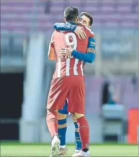  ?? FOTO: MONTILLA ?? El último abrazo Messi y Suárez empataron 0-0 en mayo en el Barça-atletic de Liga