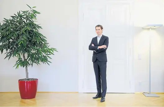  ?? Clemens Fabry ?? Außenminis­ter Sebastian Kurz in seinem Büro am Wiener Minoritenp­latz: »Rettung aus Seenot darf nicht mit einem Ticket nach Mitteleuro­pa verbunden sein.«