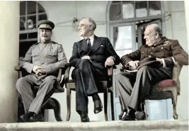  ??  ?? Novembre 1943, à Téhéran. Staline, Roosevelt et Churchill, lors de la première conférence interallié­e.
