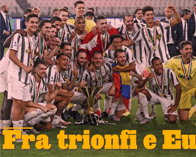  ?? GETTY ?? L’ultimo scudetto La Juventus festeggia in mezzo al campo l’ultimo scudetto conquistat­o nella primavera 2020 con Maurizio Sarri allenatore