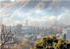  ?? PHOTO: MARTIN DE RUYTER/FAIRFAX NZ ?? Visible pollution in the air around Nelson Hospital