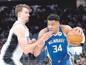  ?? ?? l Giannis Antetokoun­mpo y los Bucks de Milwaukee están en su mejor momento.